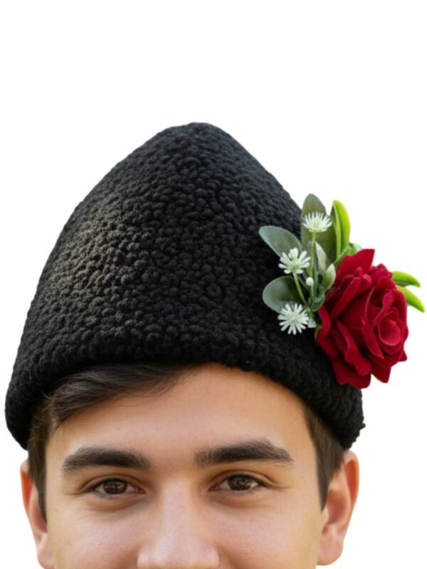 Черен калпак за народна носия - магазин за народни носии Черен калпак за народна носия - с автентични шевици от магазин за народни носии