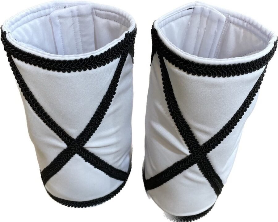 Навуща - с автентични шевици от магазин за народни носии