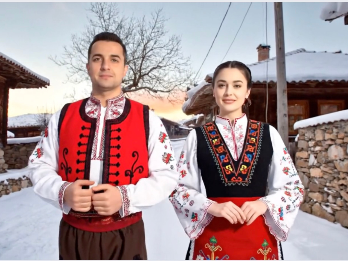 Пълни комплекти тракийски народни носии