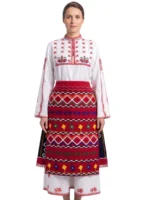 Северняшка носия - модел 45 с автентични шевици, пъстър тъкан предник, бяла риза и пола.
